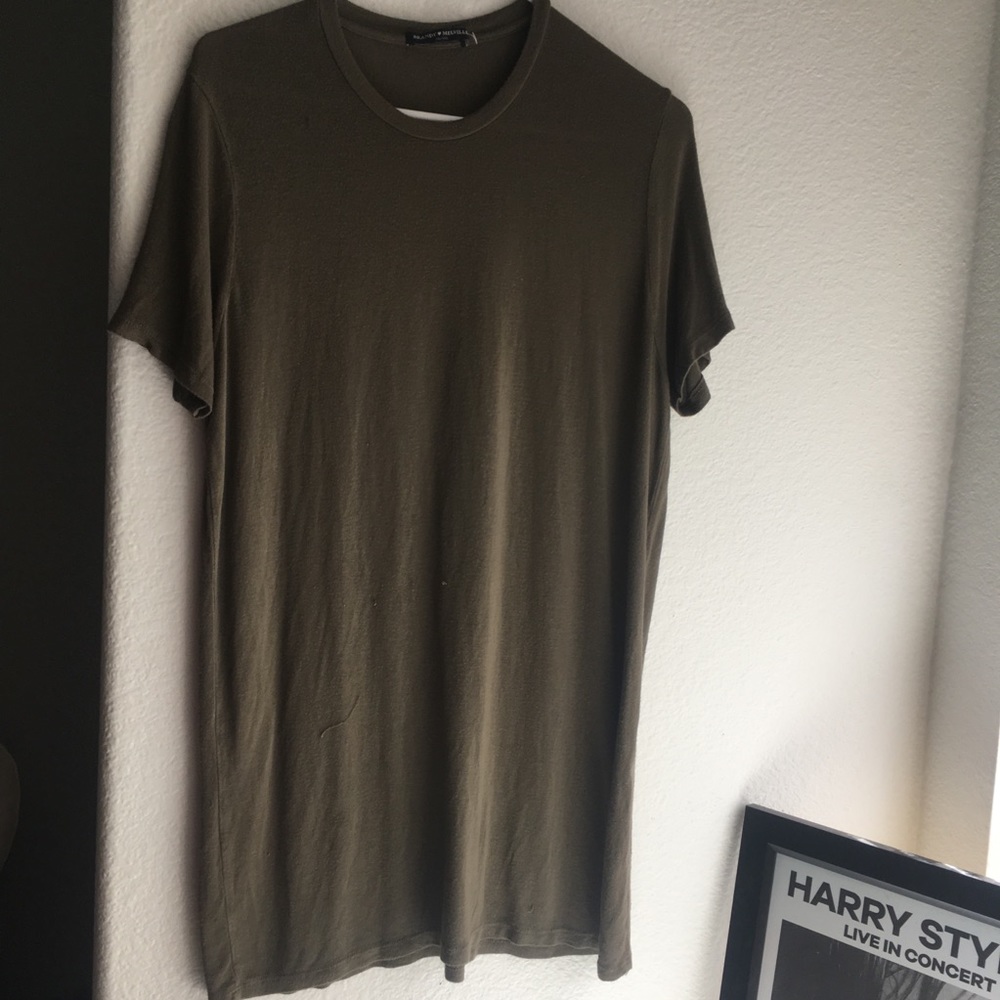 BRANDY MELVILLE OLIVE GREEN DRESS T-SHIRT